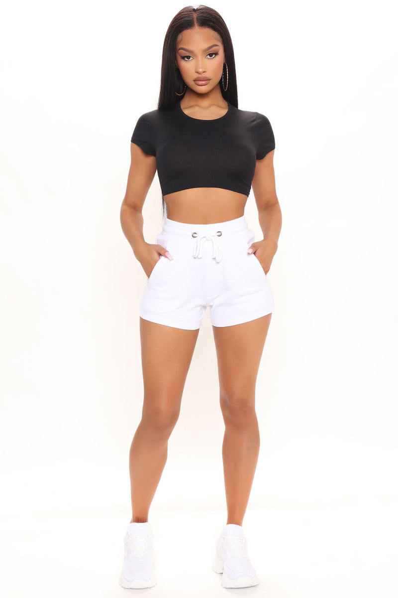 Fashion nova white shorts 2025