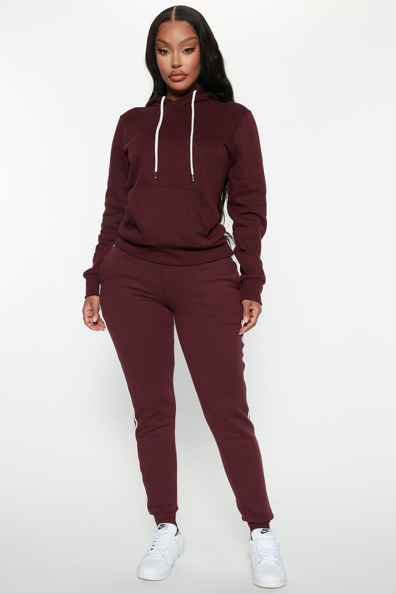 Maroon deals jogger set