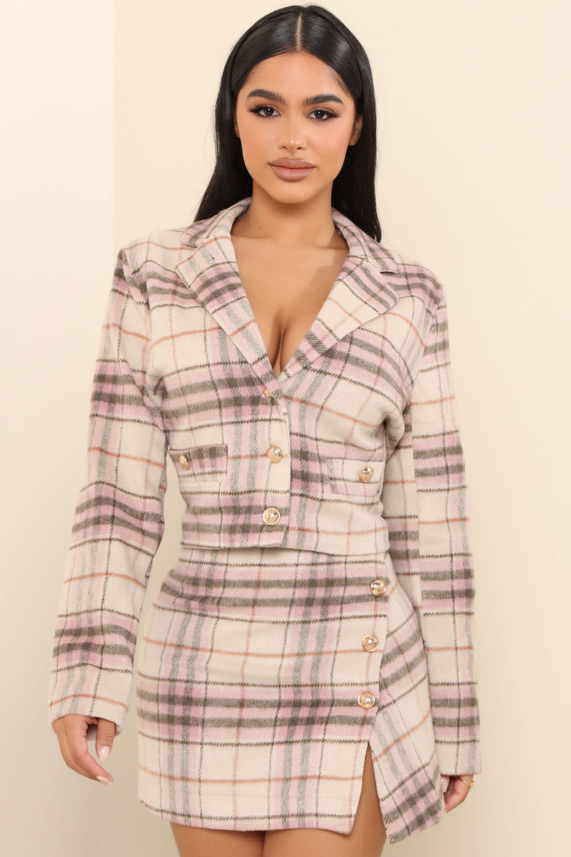 Pink plaid deals skirt fashion nova