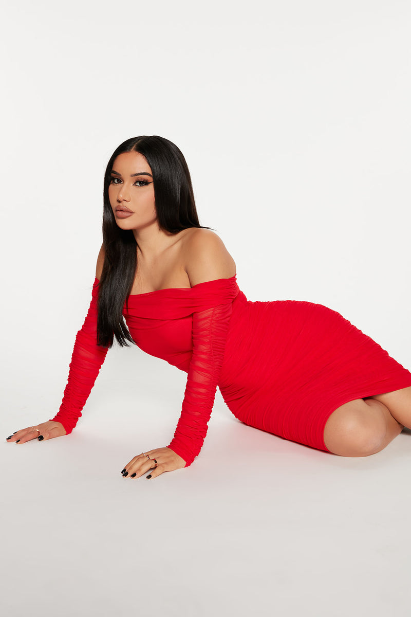 Red off the shoulder dress discount fashion nova