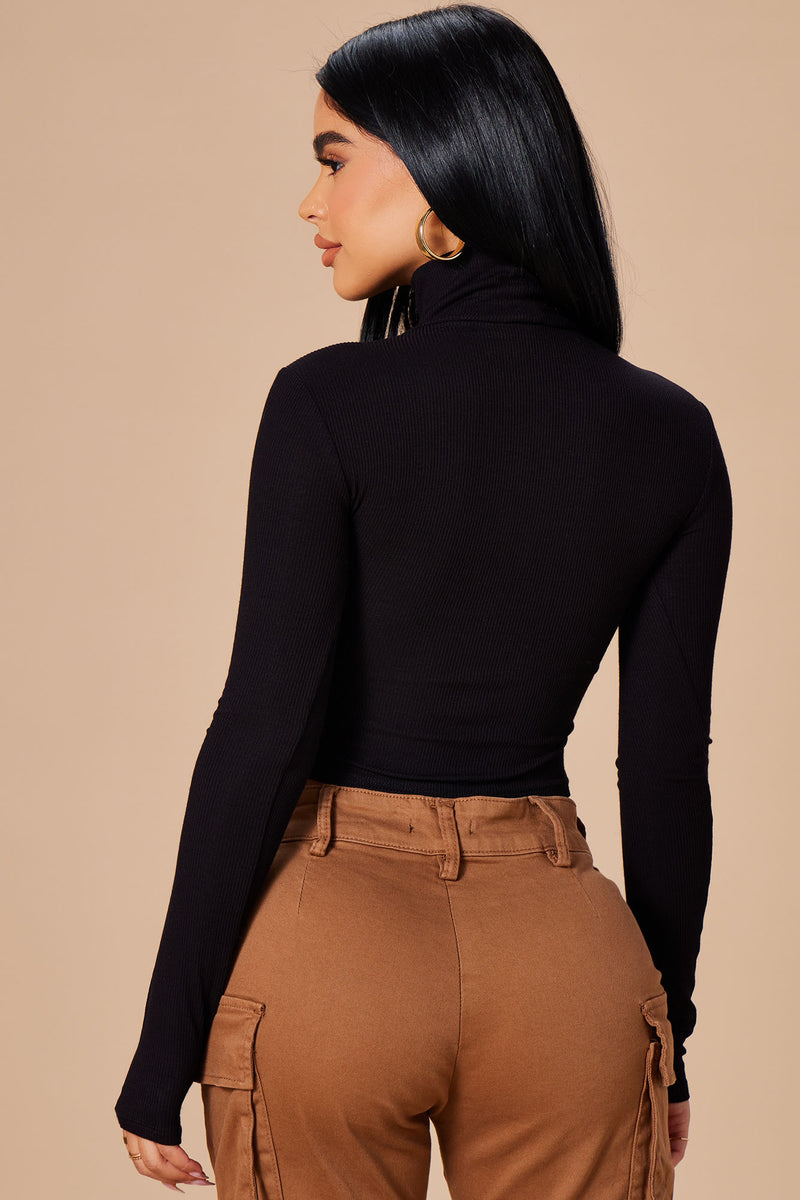 Black turtleneck shop fashion nova