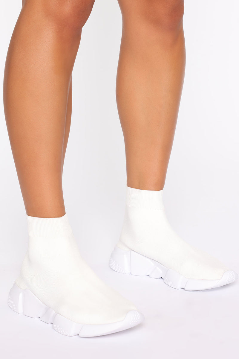 Fashion nova online white shoes