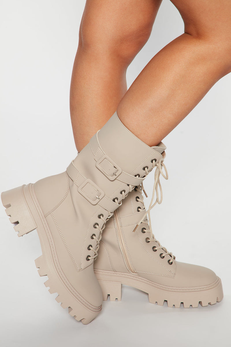 Combat boots fashion nova store