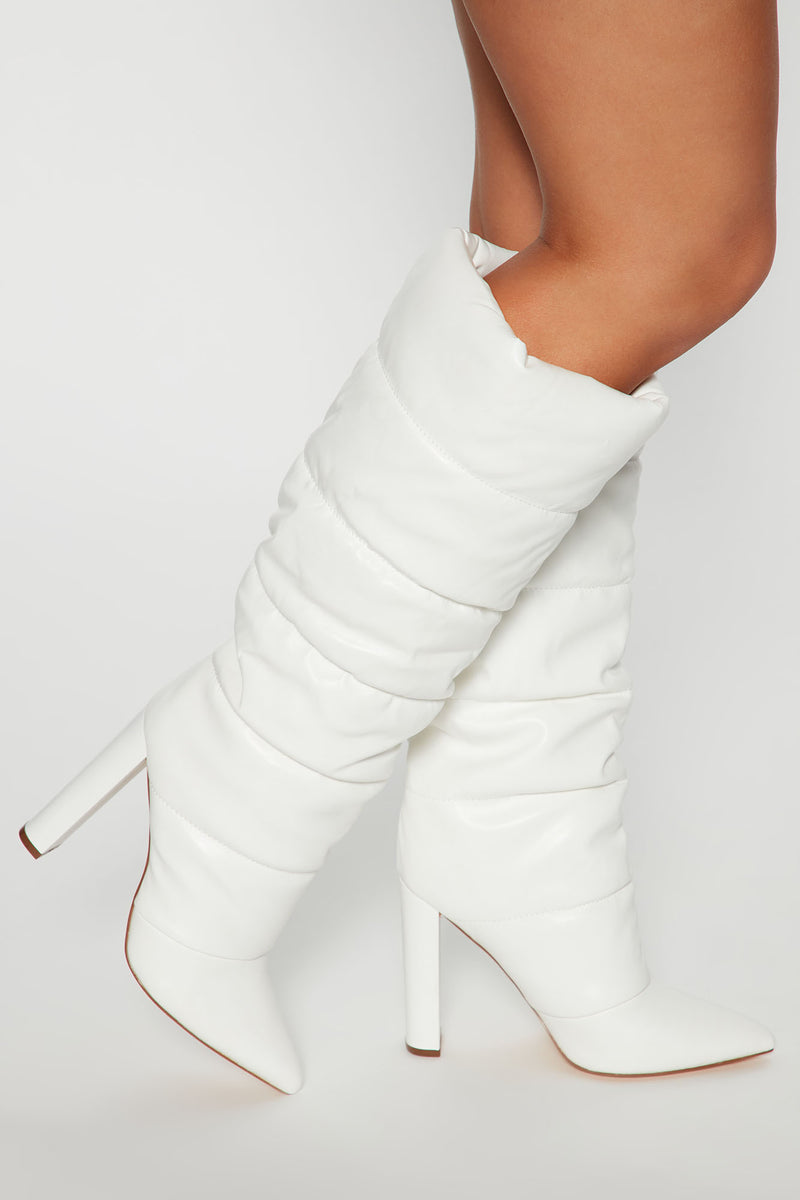 White boots fashion nova store