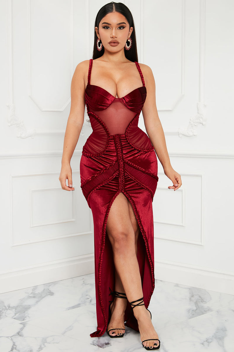 Red velvet discount fashion nova dress