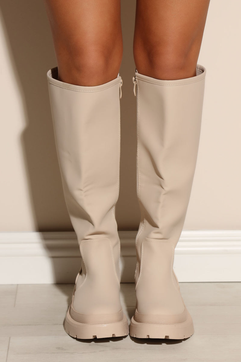 Nude top flat boots