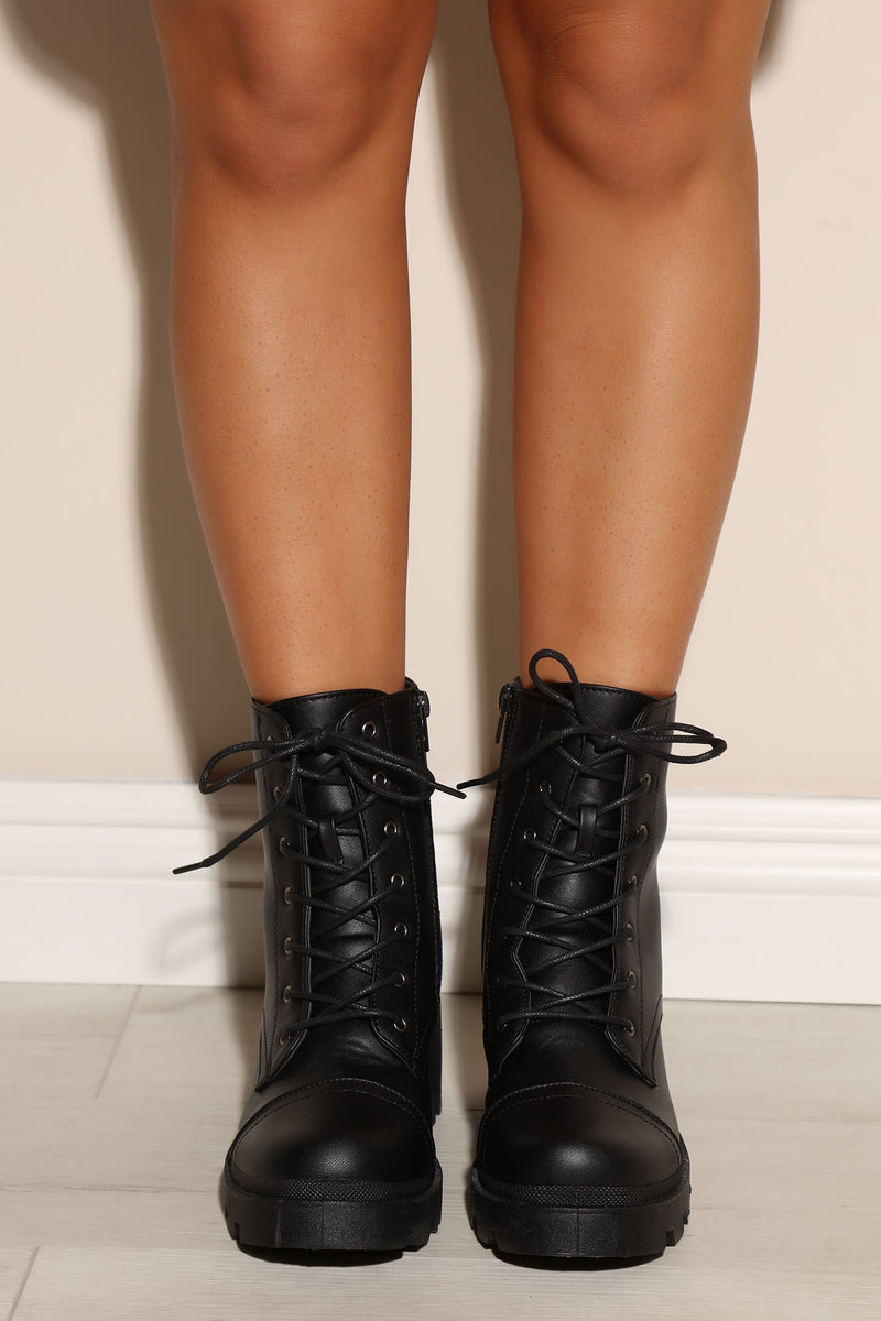 Combat boots cheap fashion nova
