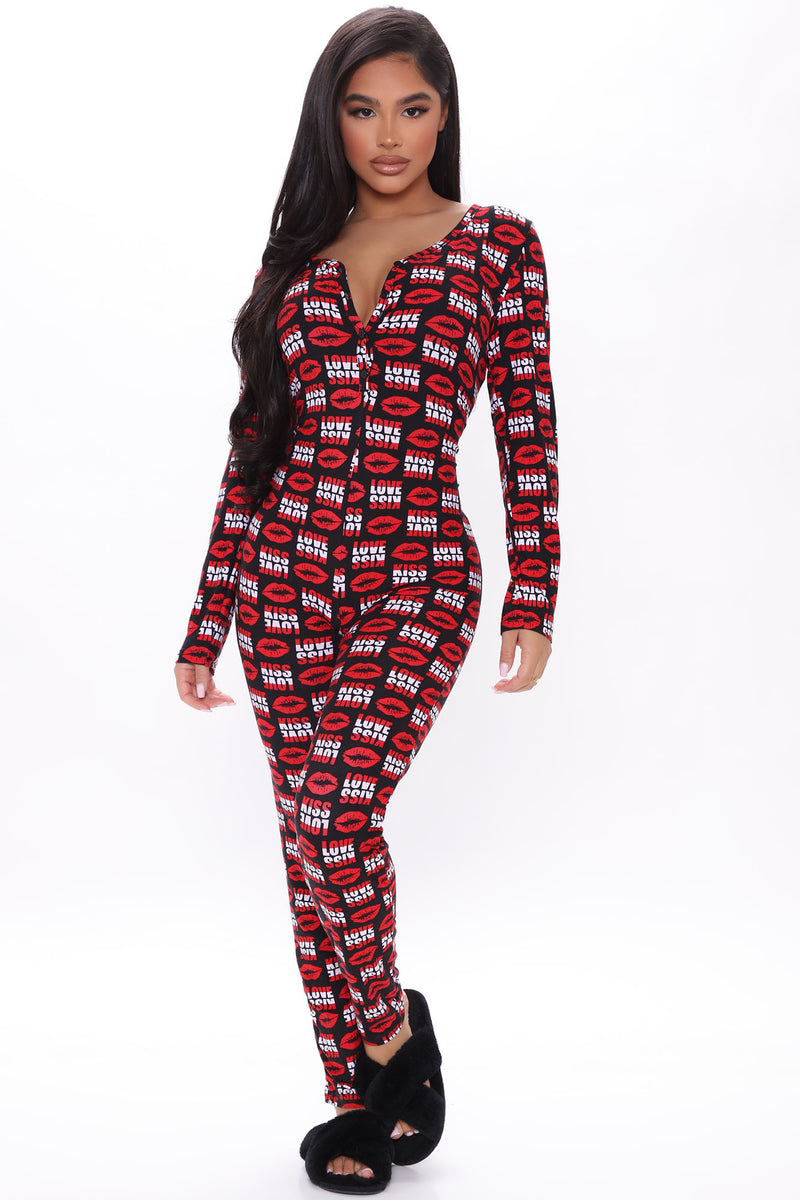 Onesie pajamas fashion nova deals