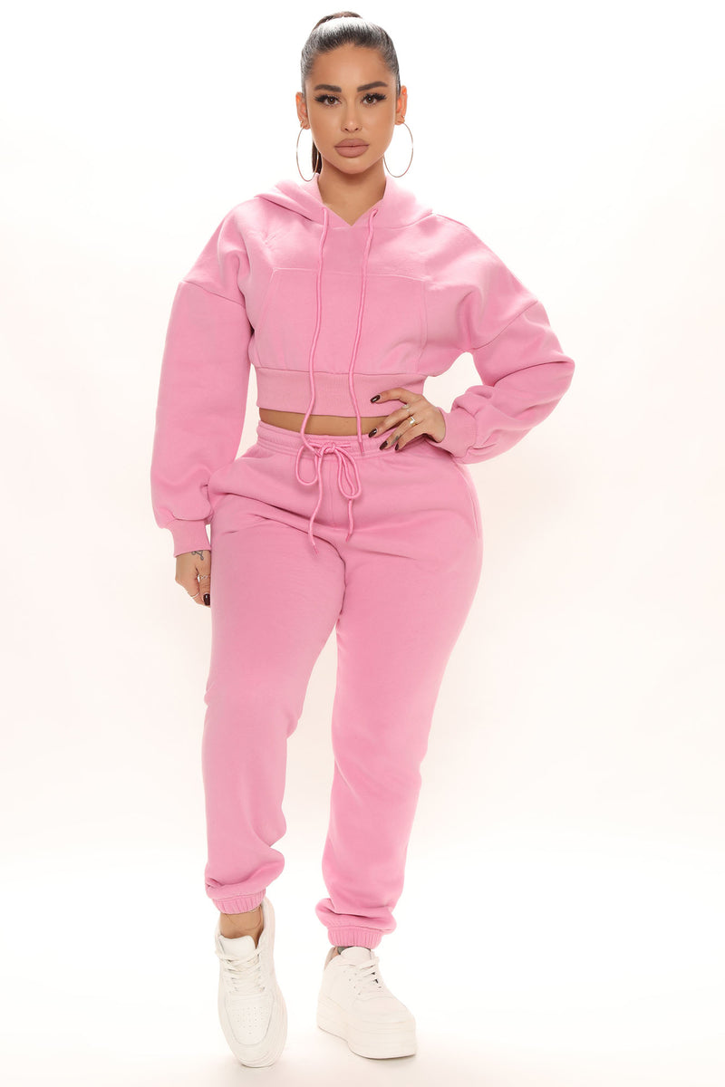 Pink sweatsuit fashion 2025 nova