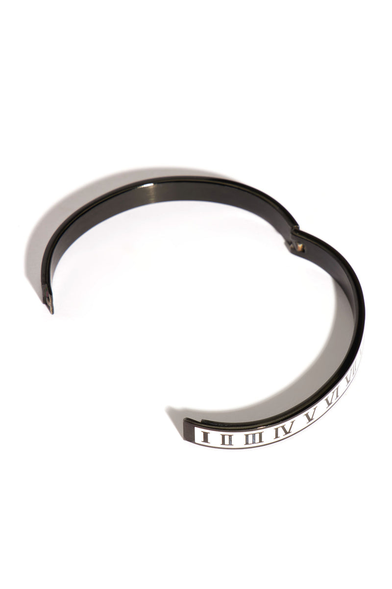 Ideana Cuff Bracelet with Wide Roman Numeral
