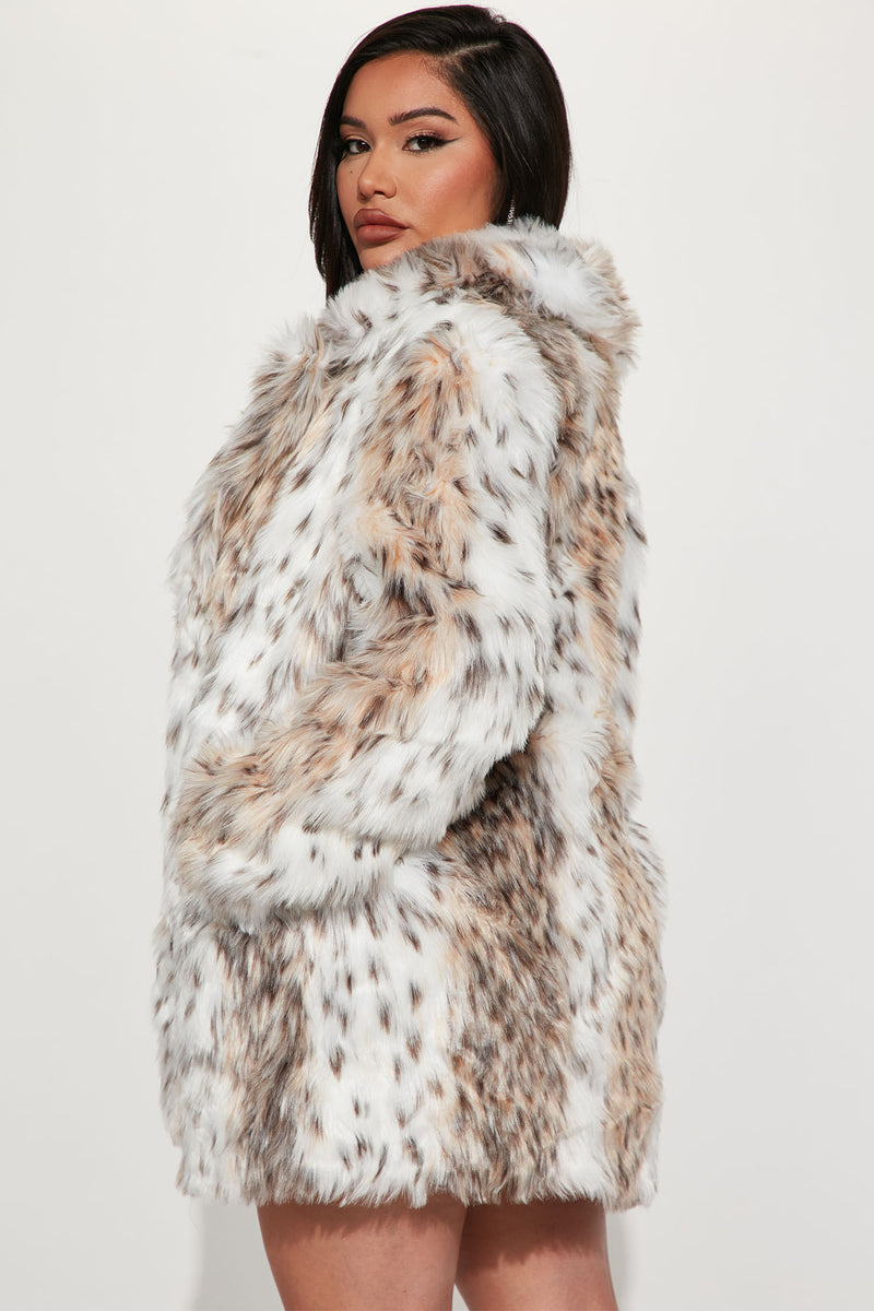 Fashion nova sales fernanda fur coat