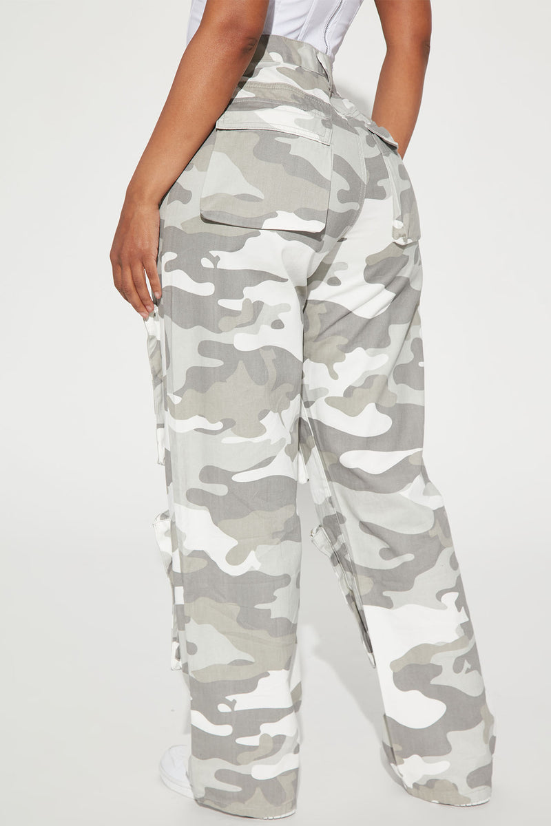 Light grey camo joggers top