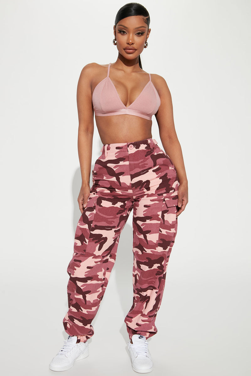 Pink camouflage top jeans