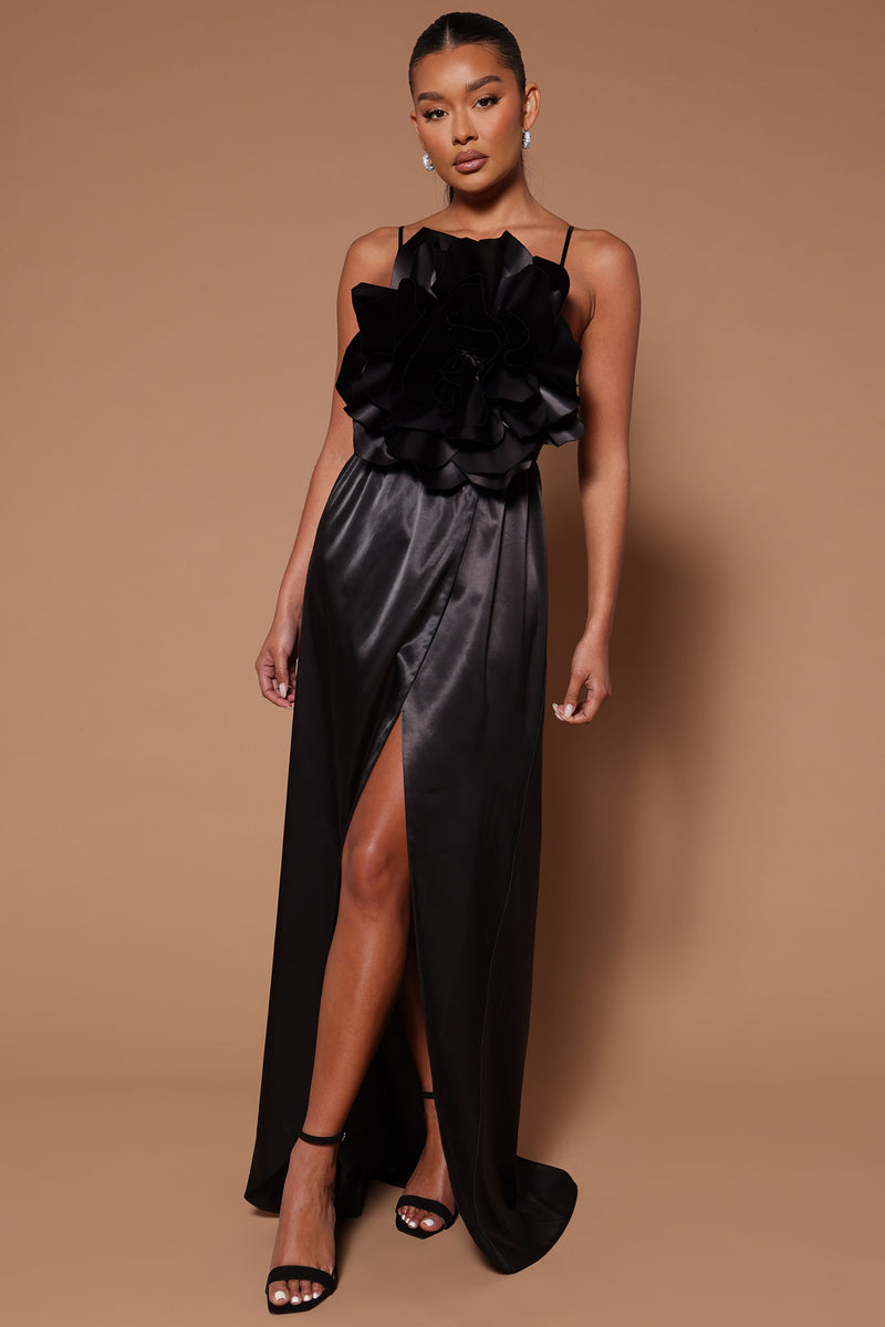 On the red hot sale carpet dress fashion nova