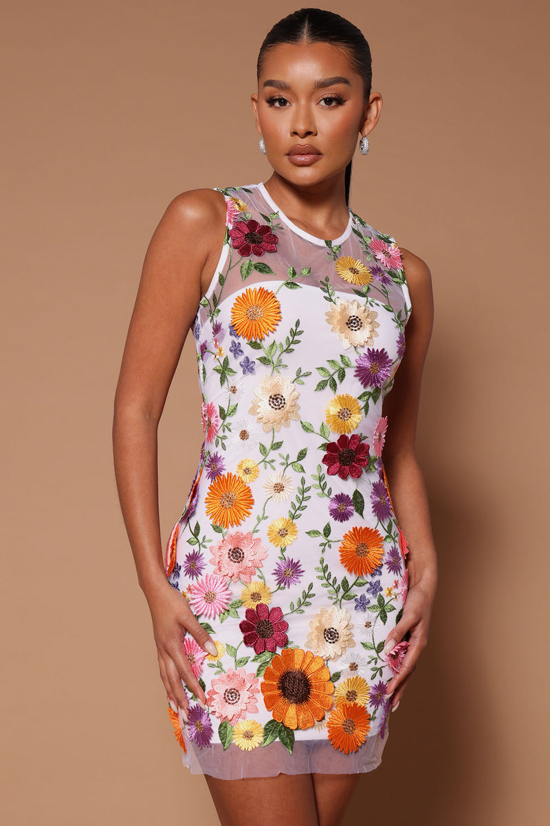Fashion nova shop white floral dress