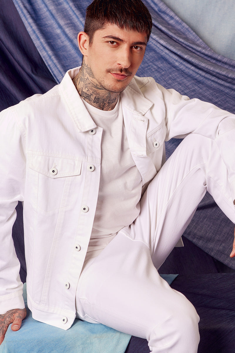 White jean jacket fashion nova outlet