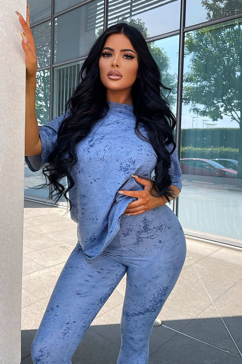 http://www.fashionnova.com/cdn/shop/products/ChelseaLeggingSet-Blue_MER_1200x1200.jpg?v=1631573386