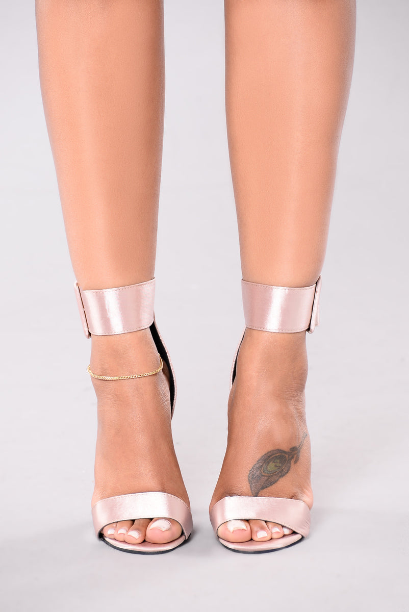 Fashion nova online chunky heels