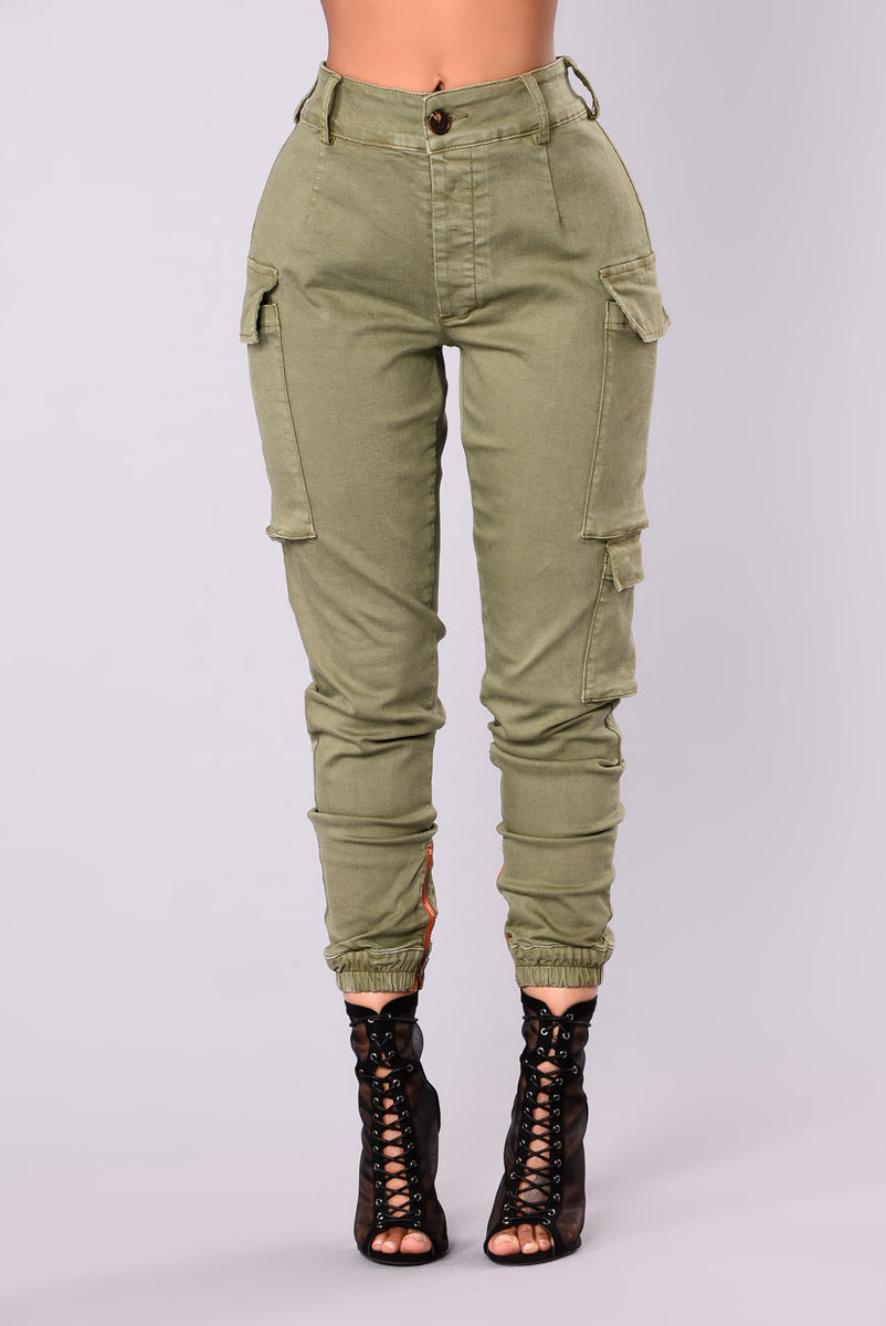 Green Cargo Pants Outfit @fashionnova.com  Cargo pants outfit, Green cargo  pants outfit, Green cargo pants