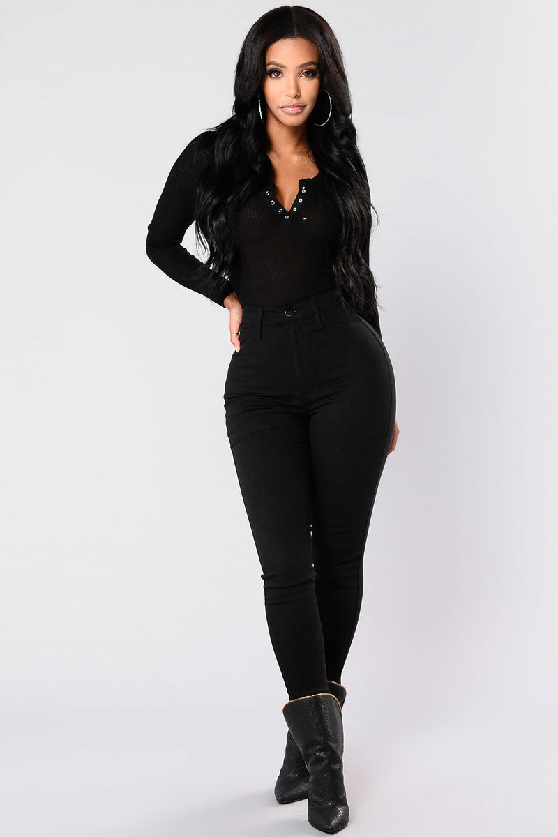 Alma Top Black