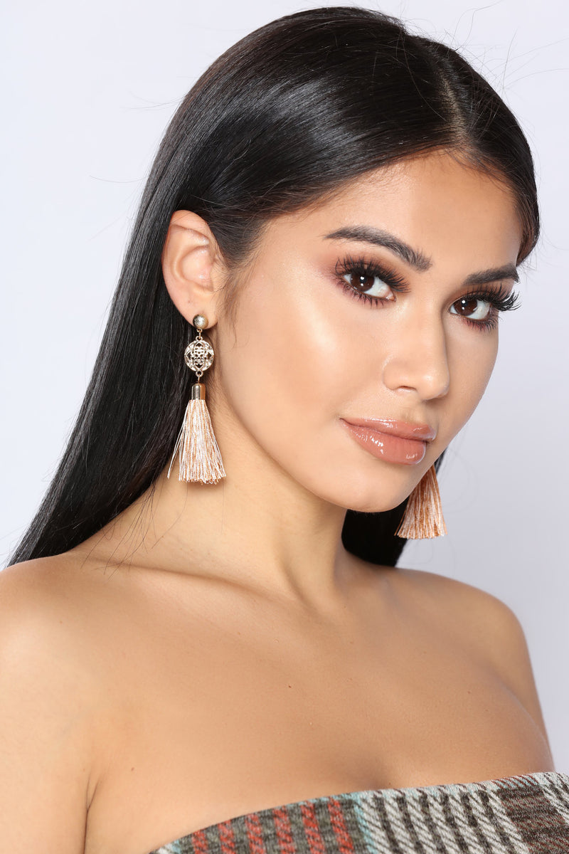Fashion store nova earrings