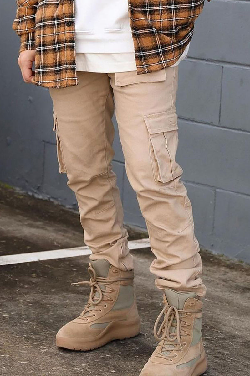 http://www.fashionnova.com/cdn/shop/products/HunterCargoPants-Khaki_2__MER_1200x1200.jpg?v=1667870908