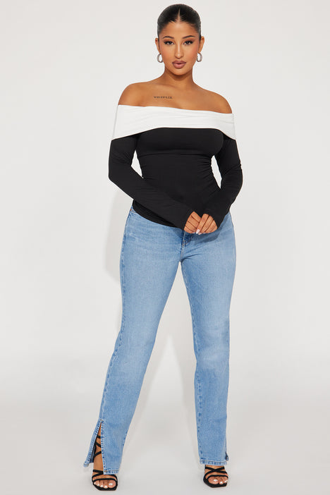 Off shoulder top with separate outlet sleeves