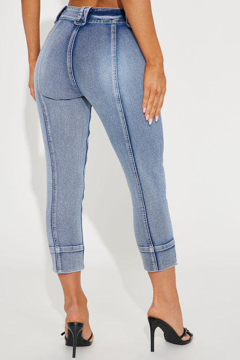 Fashion nova hot sale capri jeans