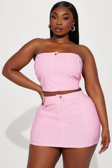 Fashion nova hotsell pink denim skirt