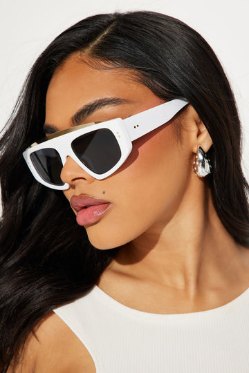 Trendy Sunglasses For Women - Stylish Shades