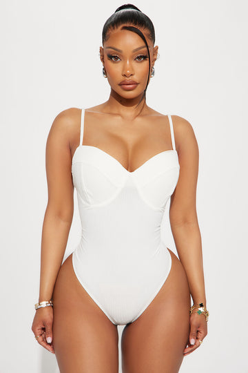 Fashion nova hot sale white bodysuit