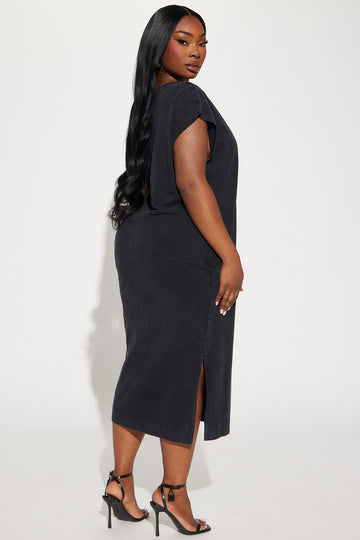 Fashion nova plus hotsell size black dress