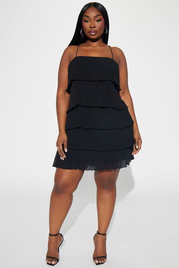 Fashion nova plus hotsell size black dress