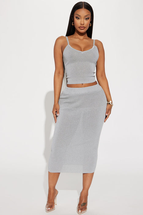 Gray reflective skirt clearance
