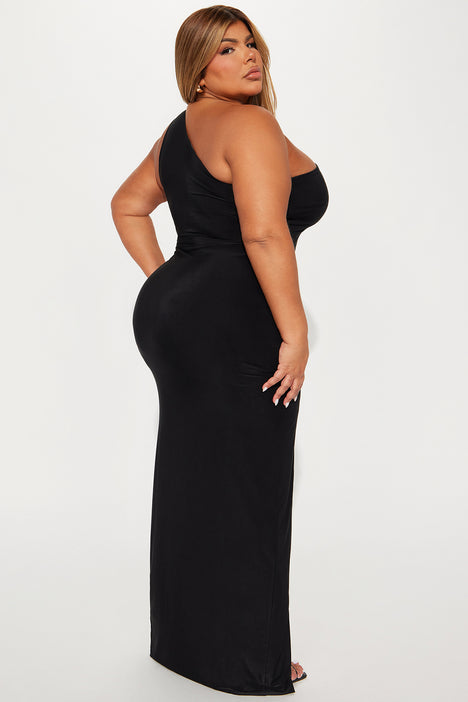Fashion nova black deals dress plus size