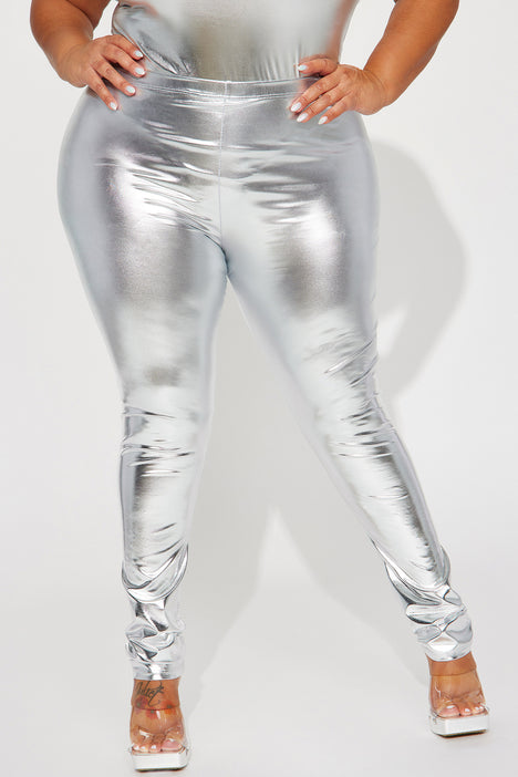 Stuntin' On You Metallic Legging - Silver