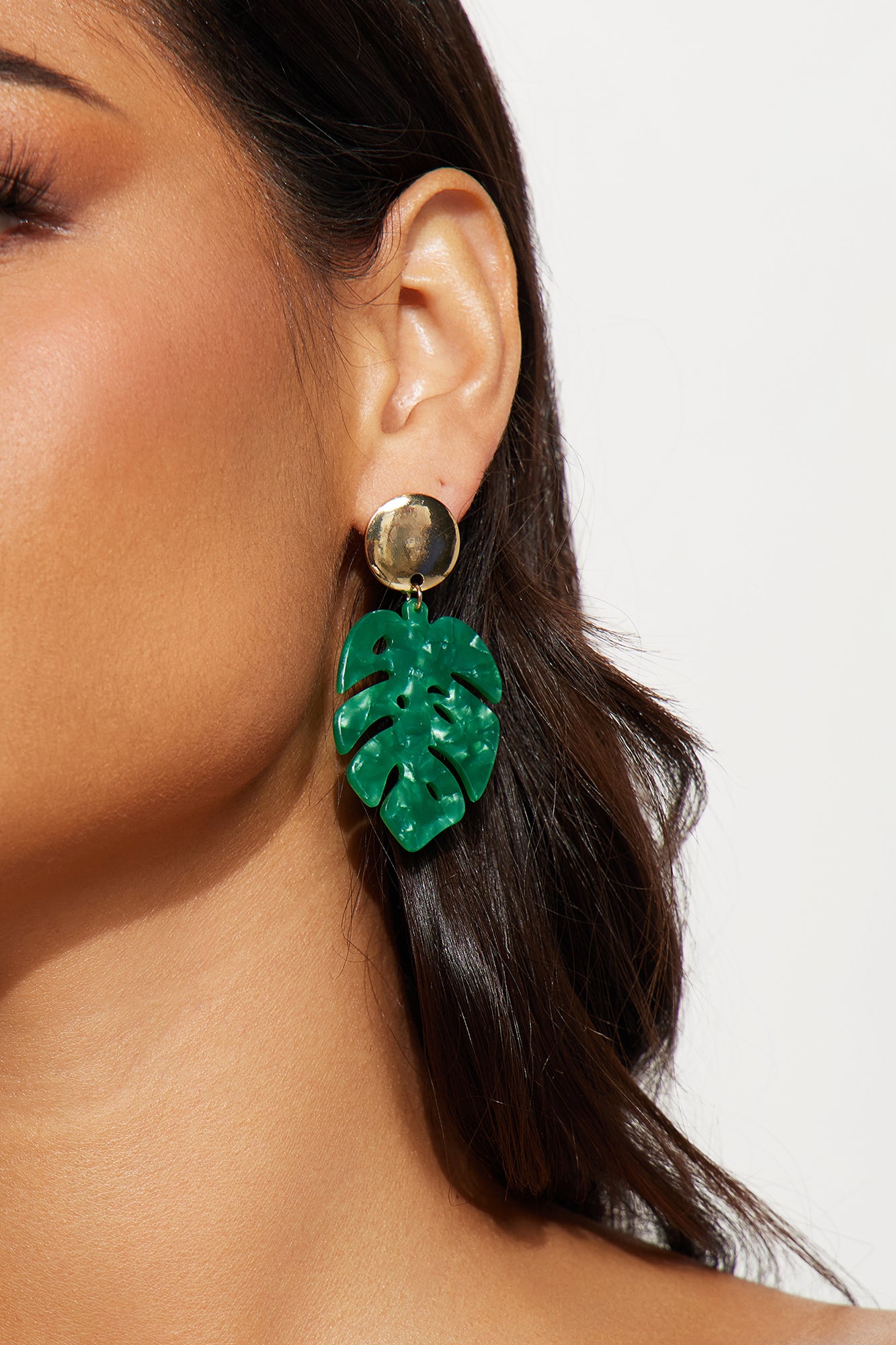 Earrings online turn green