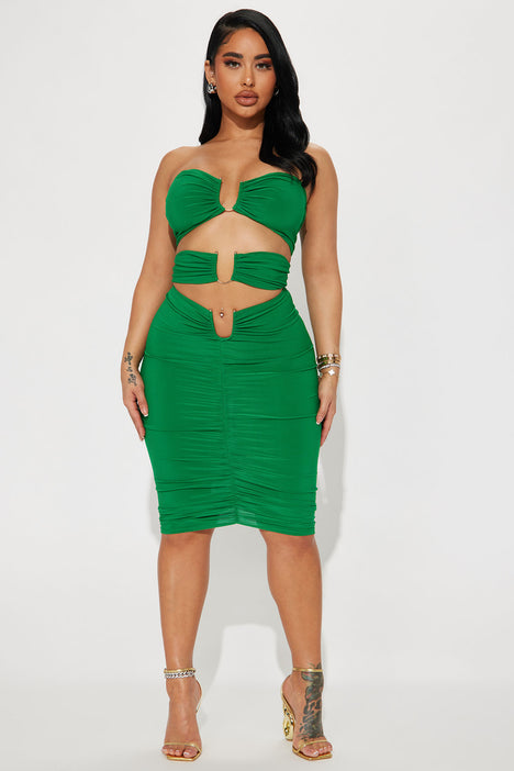 Emerald green best sale dress fashion nova