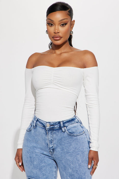 White off shoulder long sleeve top discount