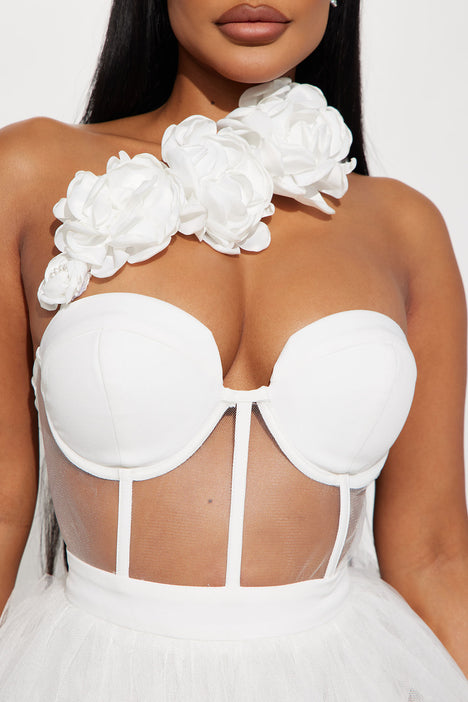 White ruffle sales dress fashion nova