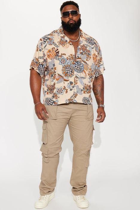 Button up shirt with khaki shorts online