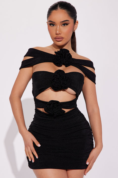 Fashion nova black sales cut out dress