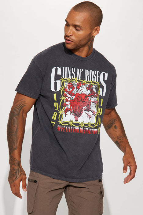 Guns n clearance roses graphic tee
