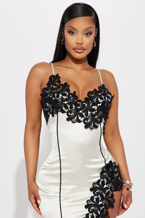 Shania frill lace maxi on sale dress