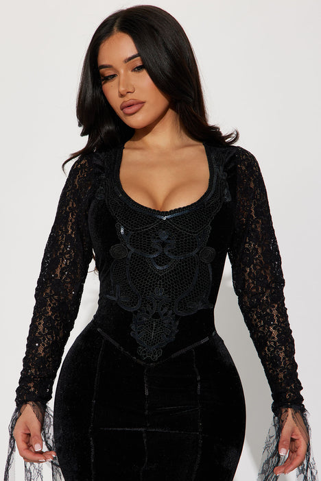 Fashion nova morticia sales dress