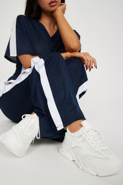 Fashion nova best sale white shoes