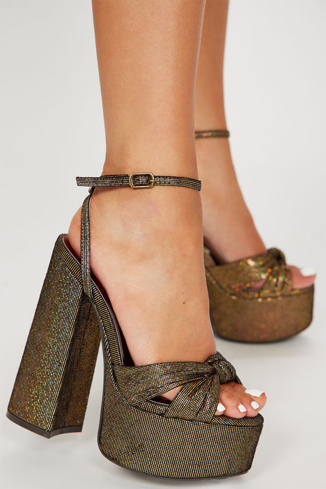Elevate You Platform Heels Bronze