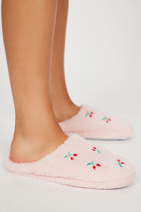 Slippers fashion nova shop