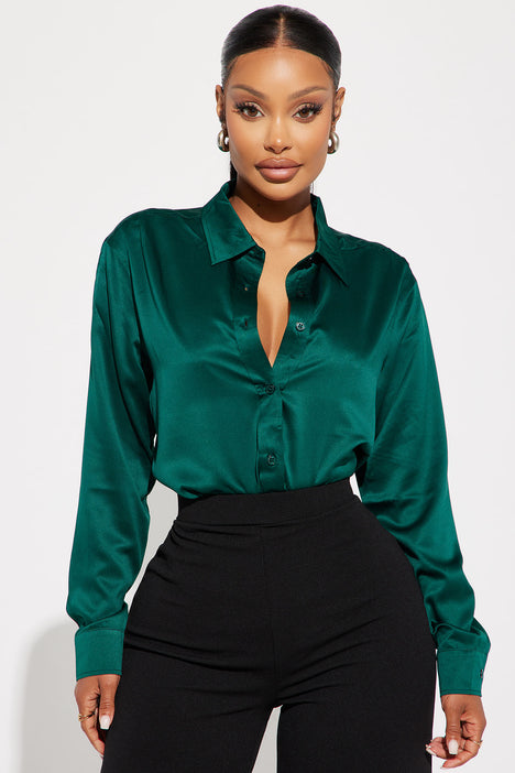 Green online shirt womens