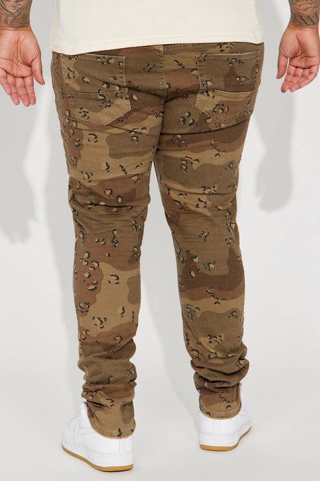 Ripped camo joggers hotsell